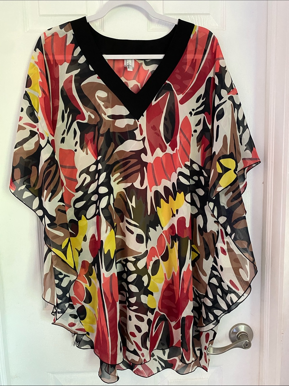 🚨Priced for quick sale🚨 Kenneth Cole New York Sheer Multicolor V‑Neck Floral Abs